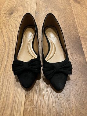 Black Bow Pointed-Toe Women's Flats, 6.5